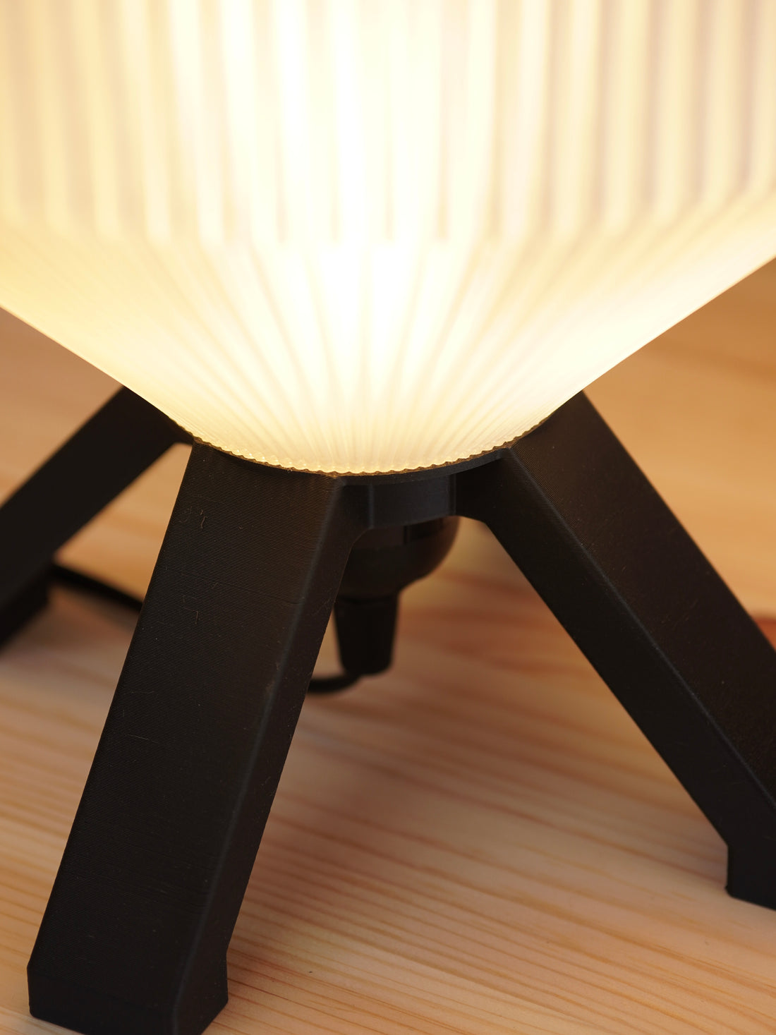 Tischlampe Airi - minimalistisches Design