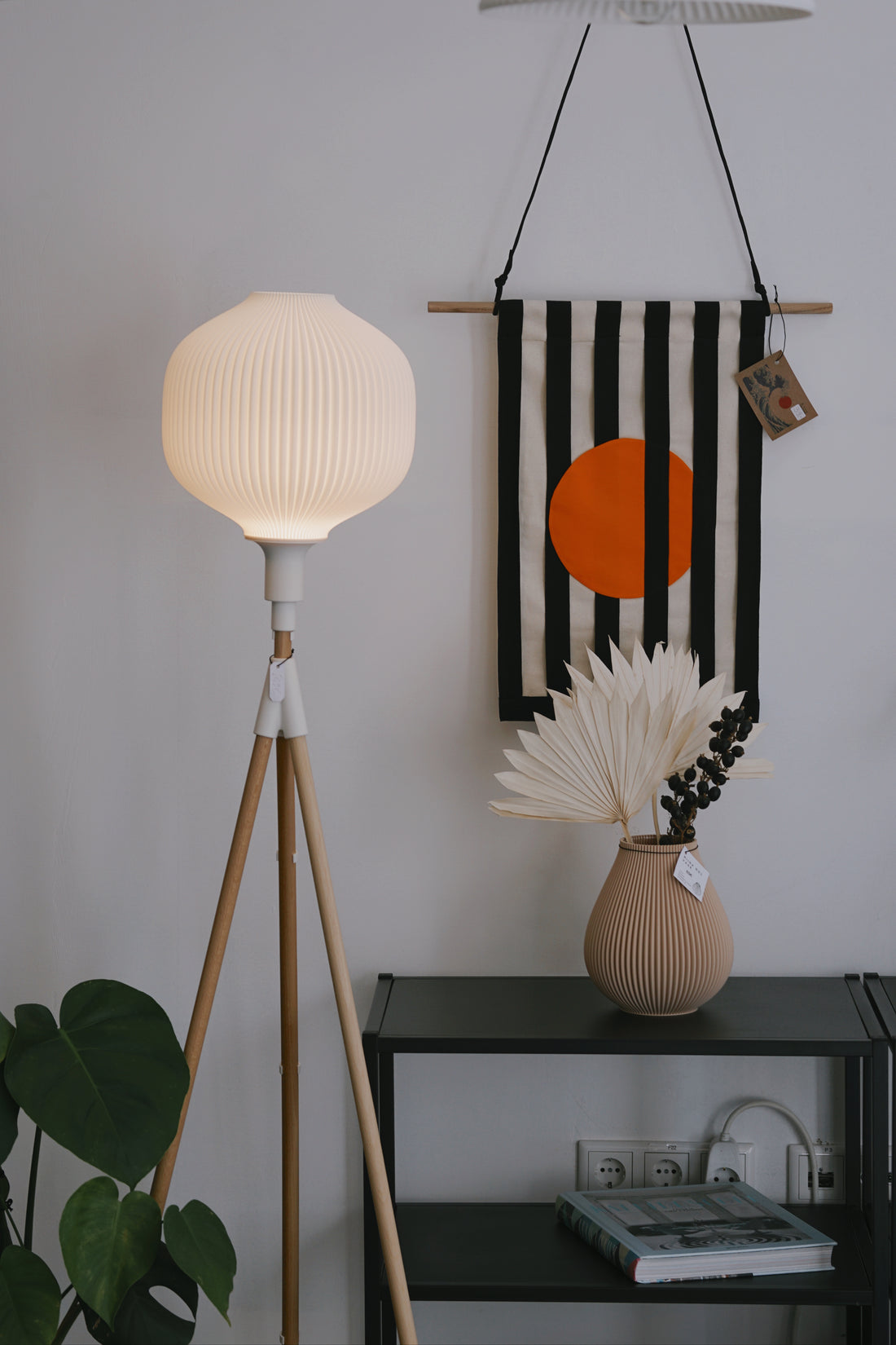 Lampe und Vase im Japandi Design Holz und 3D Druck